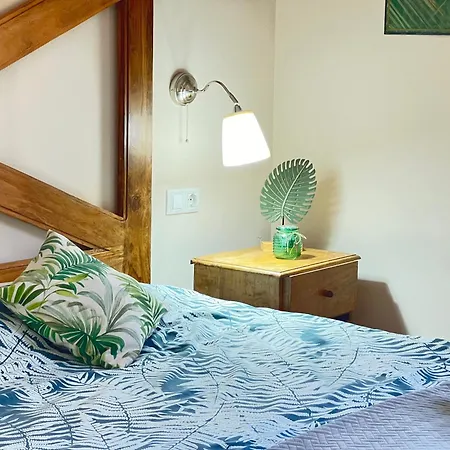 Blu Papagayo